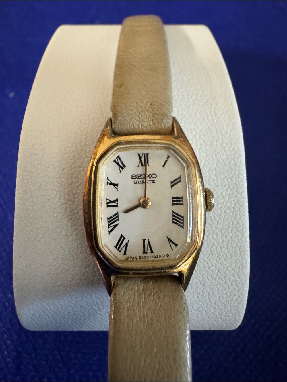 Vintage Seiko Japan Gold-Tone Case White Dial Watch with Beige Strap — see notes
